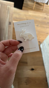 Broche poétique Lapin